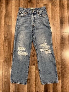 Levi’s Ribcage Straight Ankle Jeans